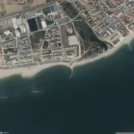 Foto del inmueble Garaje de 275m2 en CUBELLES, BARCELONA