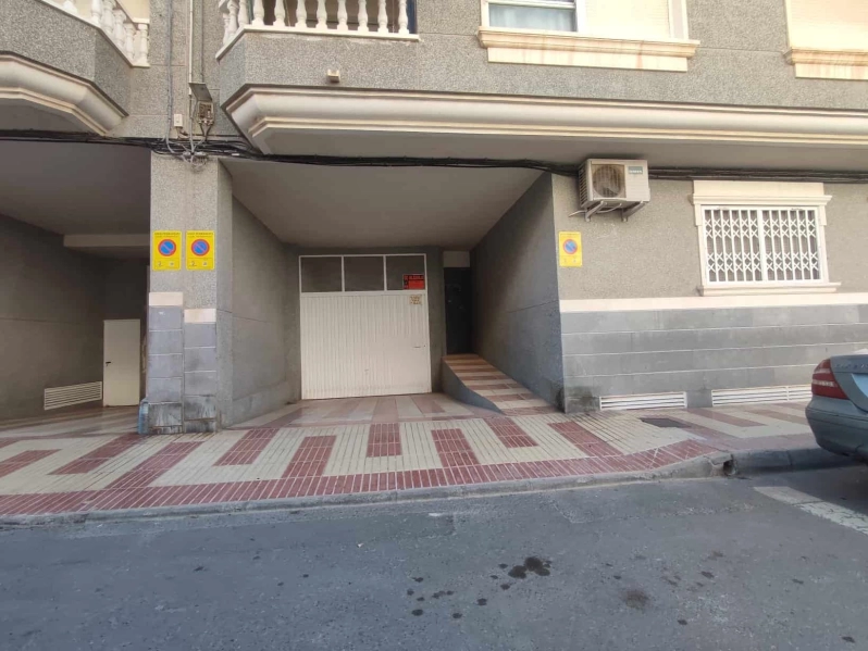 Foto del inmueble Garaje de 11m2 y trastero de 3m2 en EL CAMPELLO, ALICANTE