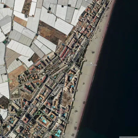 Foto del inmueble Garaje de 23m2 en ROQUETAS DE MAR, ALMERÍA