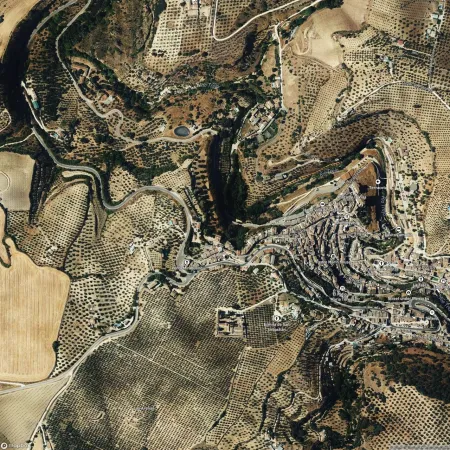 Foto del inmueble Garaje de 432m2 en SETENIL DE LAS BODEGAS, CÁDIZ