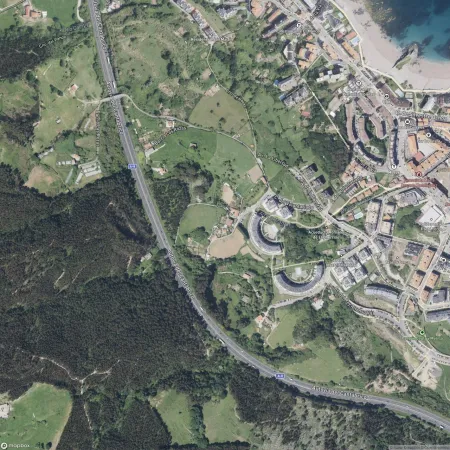 Foto del inmueble Garaje de 26m2 en CASTRO-URDIALES, CANTABRIA