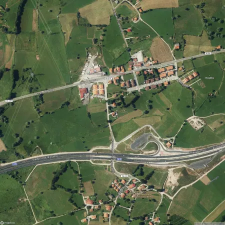 Foto del inmueble Garaje de 28m2 en PENAGOS, CANTABRIA