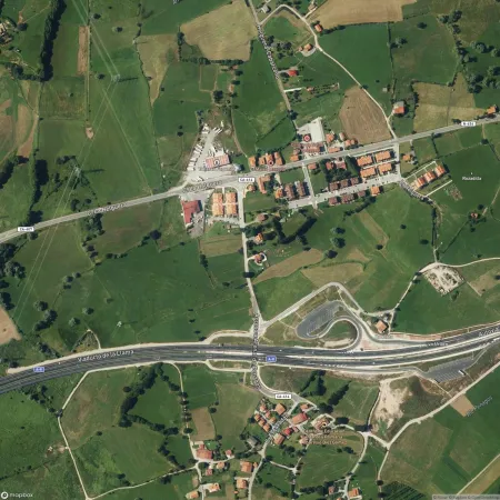 Foto del inmueble Garaje de 28m2 en PENAGOS, CANTABRIA