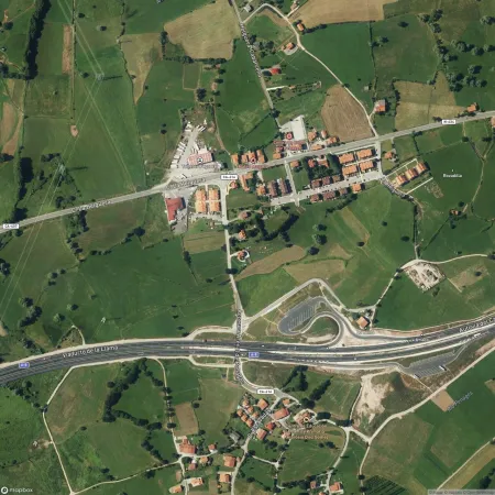 Foto del inmueble Garaje de 28m2 en PENAGOS, CANTABRIA