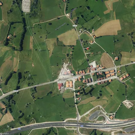 Foto del inmueble Garaje de 28m2 en PENAGOS, CANTABRIA