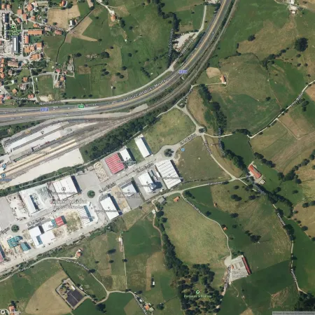 Foto del inmueble Nave industrial de 3005m2 en TORRELAVEGA, CANTABRIA