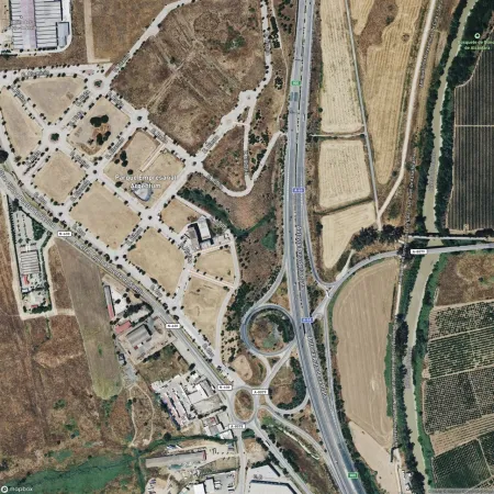 Foto del inmueble Garaje de 26m2 en SALTERAS, SEVILLA