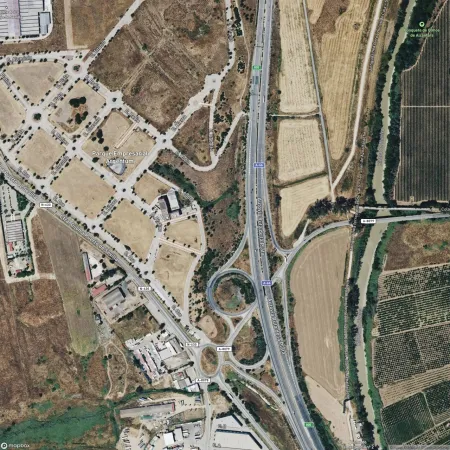 Foto del inmueble Garaje de 24m2 en SALTERAS, SEVILLA