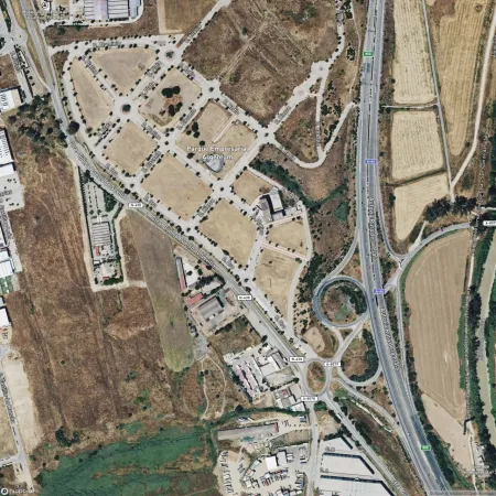 Foto del inmueble Garaje de 30m2 en SALTERAS, SEVILLA