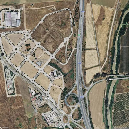 Foto del inmueble Garaje de 28m2 en SALTERAS, SEVILLA