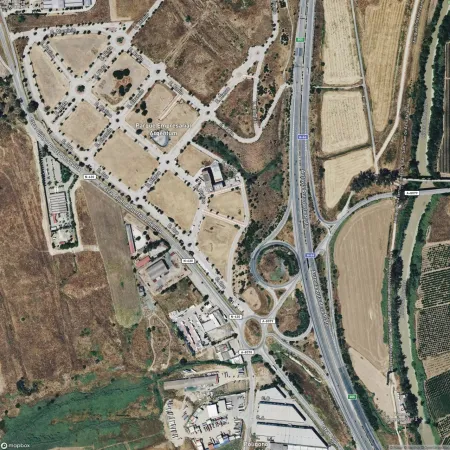 Foto del inmueble Garaje de 28m2 en SALTERAS, SEVILLA