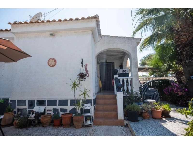 Foto del inmueble Chalet en venta en Pilar de la Horadada (Alicante)