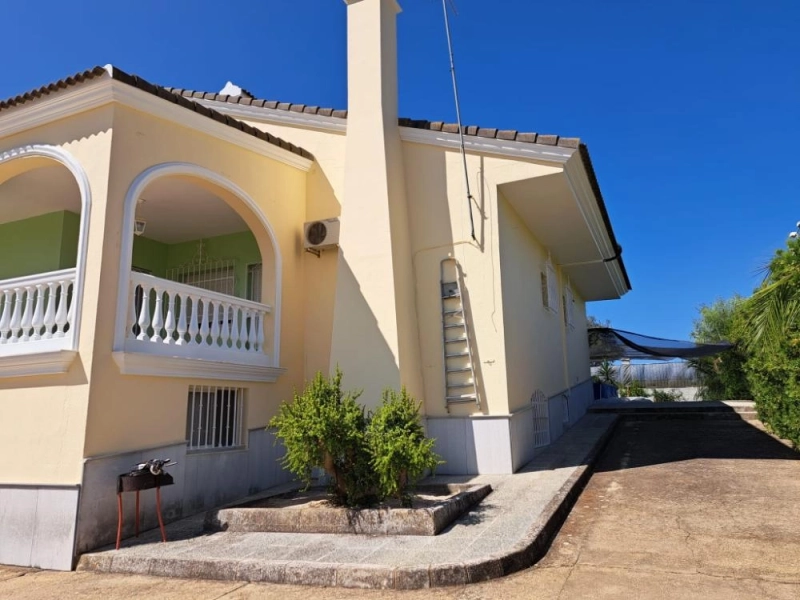 Foto del inmueble Chalet en venta en Rociana del Condado (Huelva)
