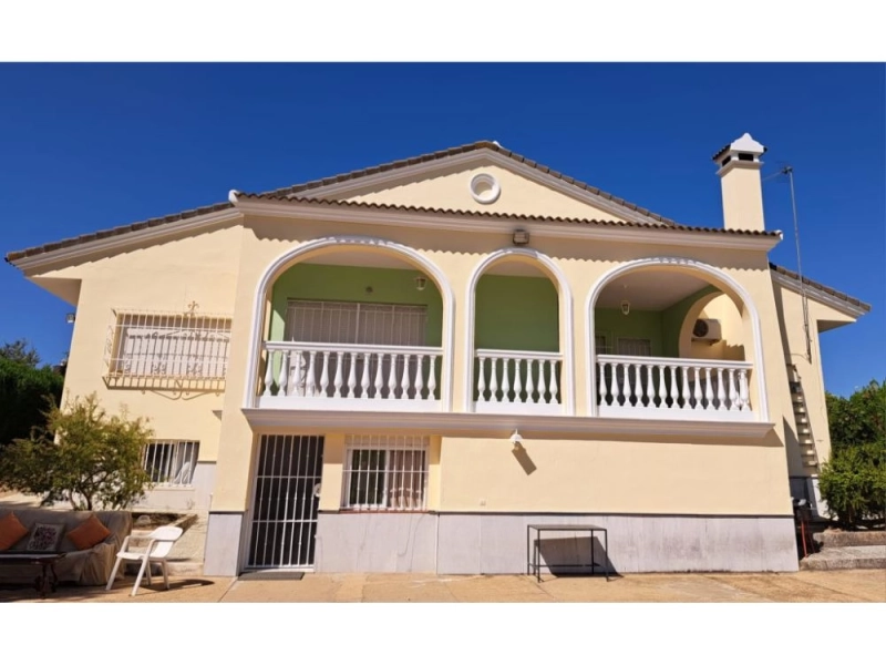 Foto del inmueble Chalet en venta en Rociana del Condado (Huelva)