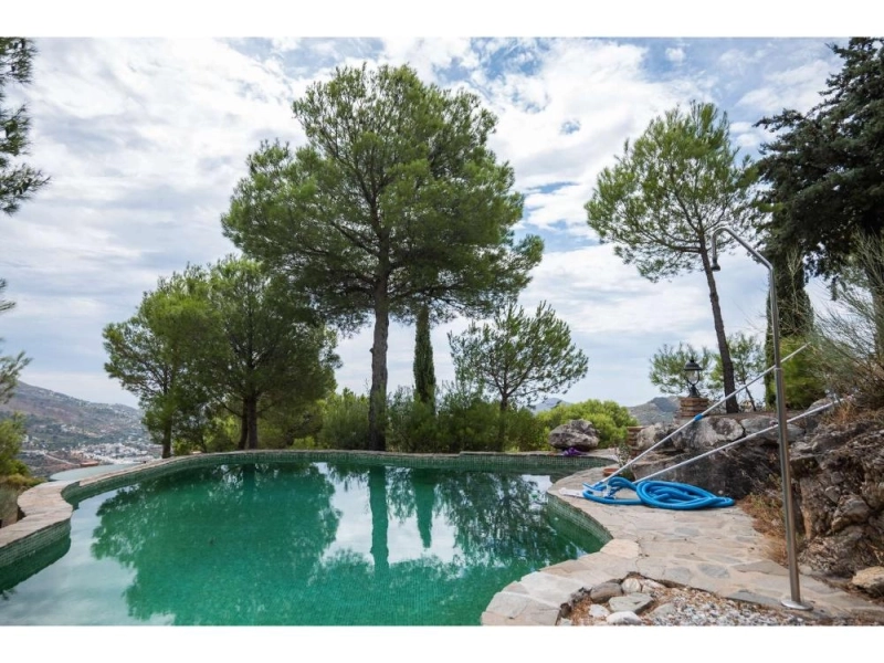 Foto del inmueble Finca en venta en Canillas de Albaida (Málaga)