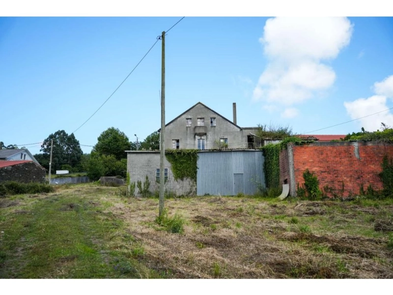 Foto del inmueble Finca rústica con amplio terreno en Narón (A Coruña)