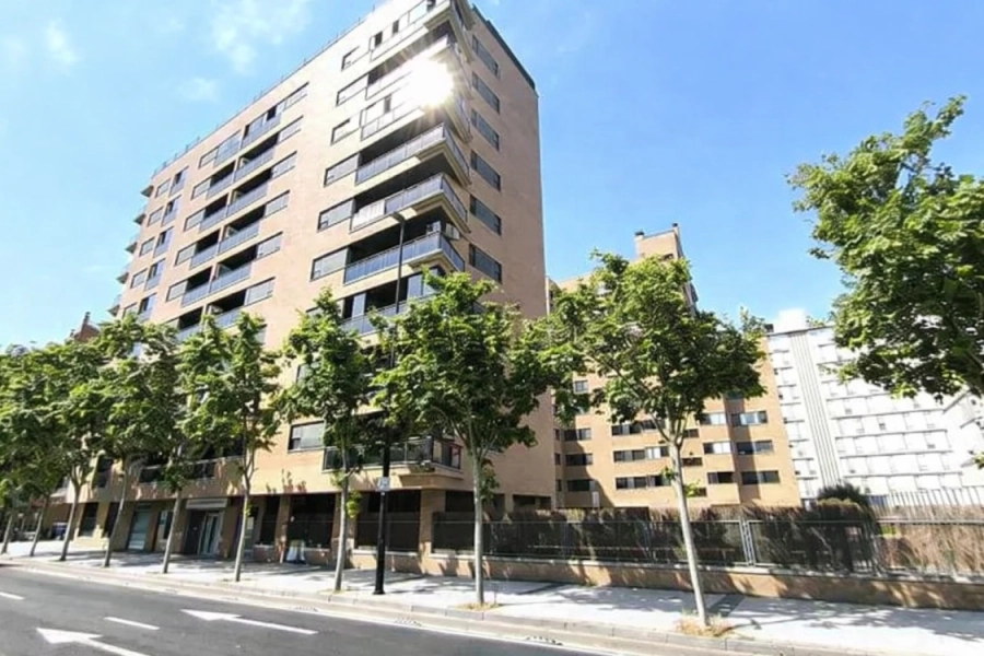 Foto del inmueble Ático en venta en residencial con piscina en el barrio de la Jota, Zaragoza