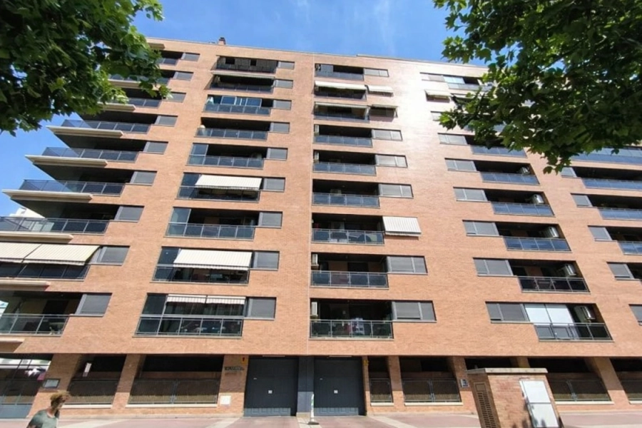 Foto del inmueble Ático en venta en residencial con piscina en el barrio de la Jota, Zaragoza